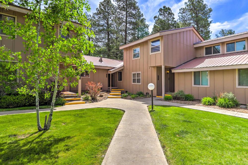 Cozy Pagosa Springs Townhome with Patio!